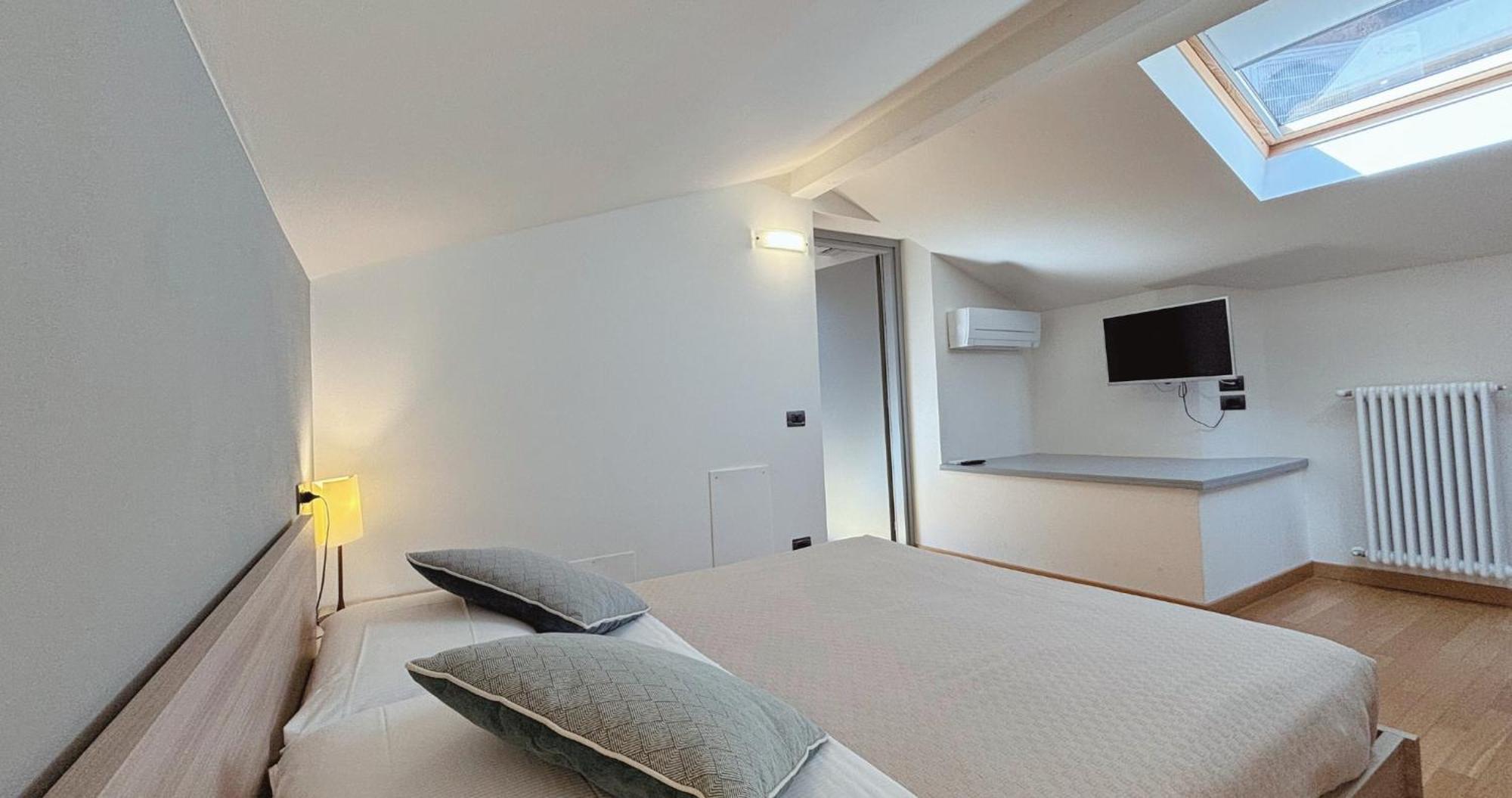 Bed and Breakfast Casa Ceruti Villa Guardia Экстерьер фото
